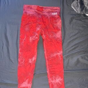 Natural built bodies tie dye leggings